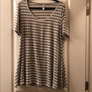LuLaRoe Tops - LuLaRoe Perfect T LuLaRoe Tops - LuLaRoe Perfect T